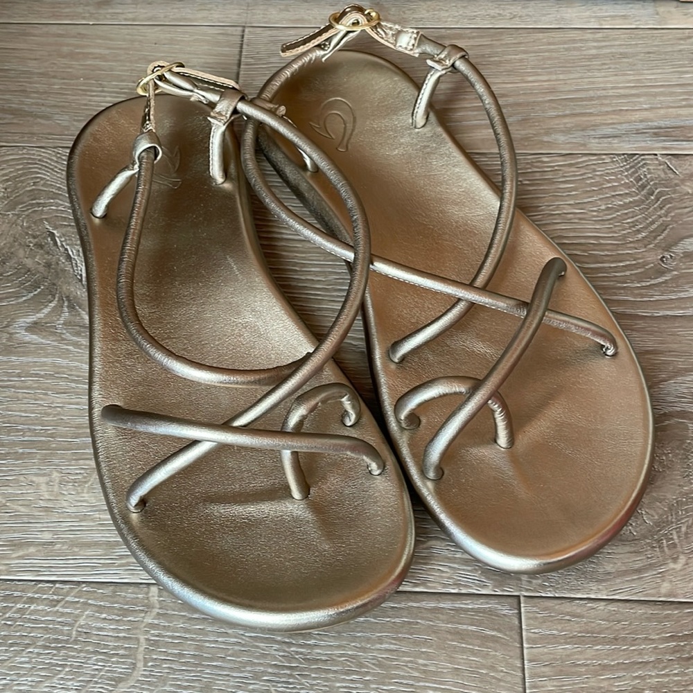 OLUKAI Sandals